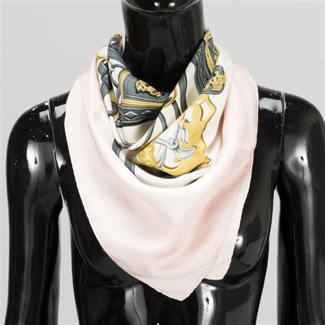 brides de gala scarf.